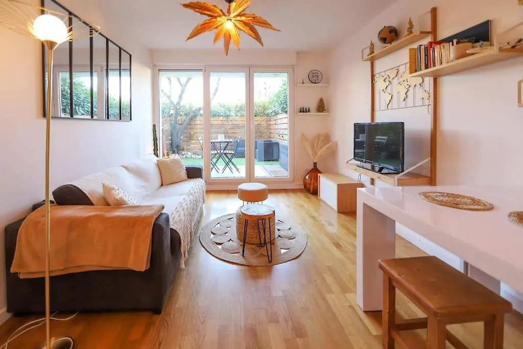 L'Ecrin Verdoyant & Sa Terrasse Spacieuse Apartment Annecy France