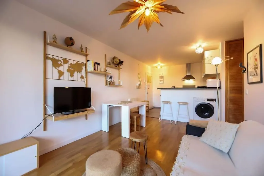 L'Ecrin Verdoyant & Sa Terrasse Spacieuse Apartment Annecy 0*,  France